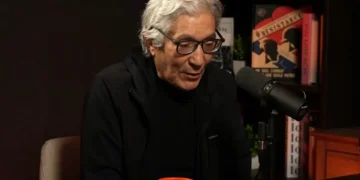 Boualem Sansal affirme avoir été l'otage de Tebboune lors de sa détention en Algérie. Il annonce une plainte contre le président algérien. Analyse et contexte.